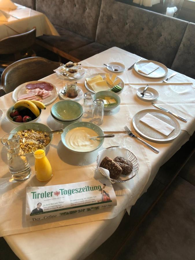 אפרטהוטל זיפלד אין טירול Tiroler Weinstube מראה חיצוני תמונה